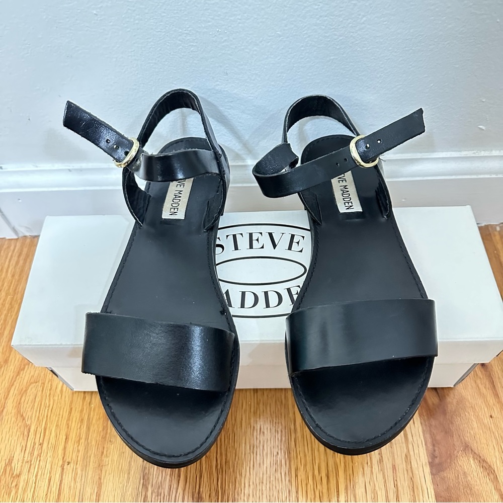 Steve Madden Donddi Sandals 🖤 Women’s size 7.5